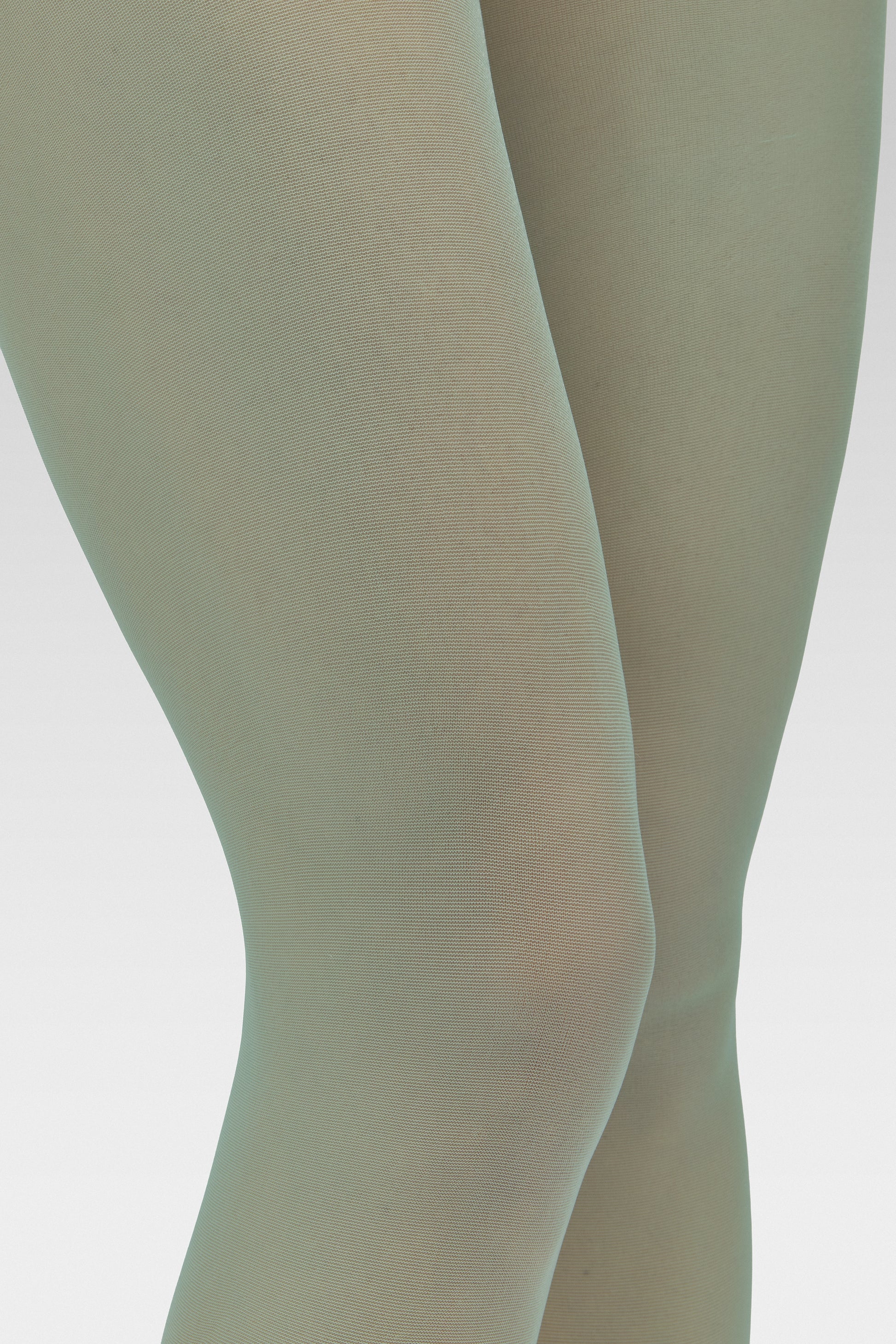 Close Up EDLA Turquoise tights.